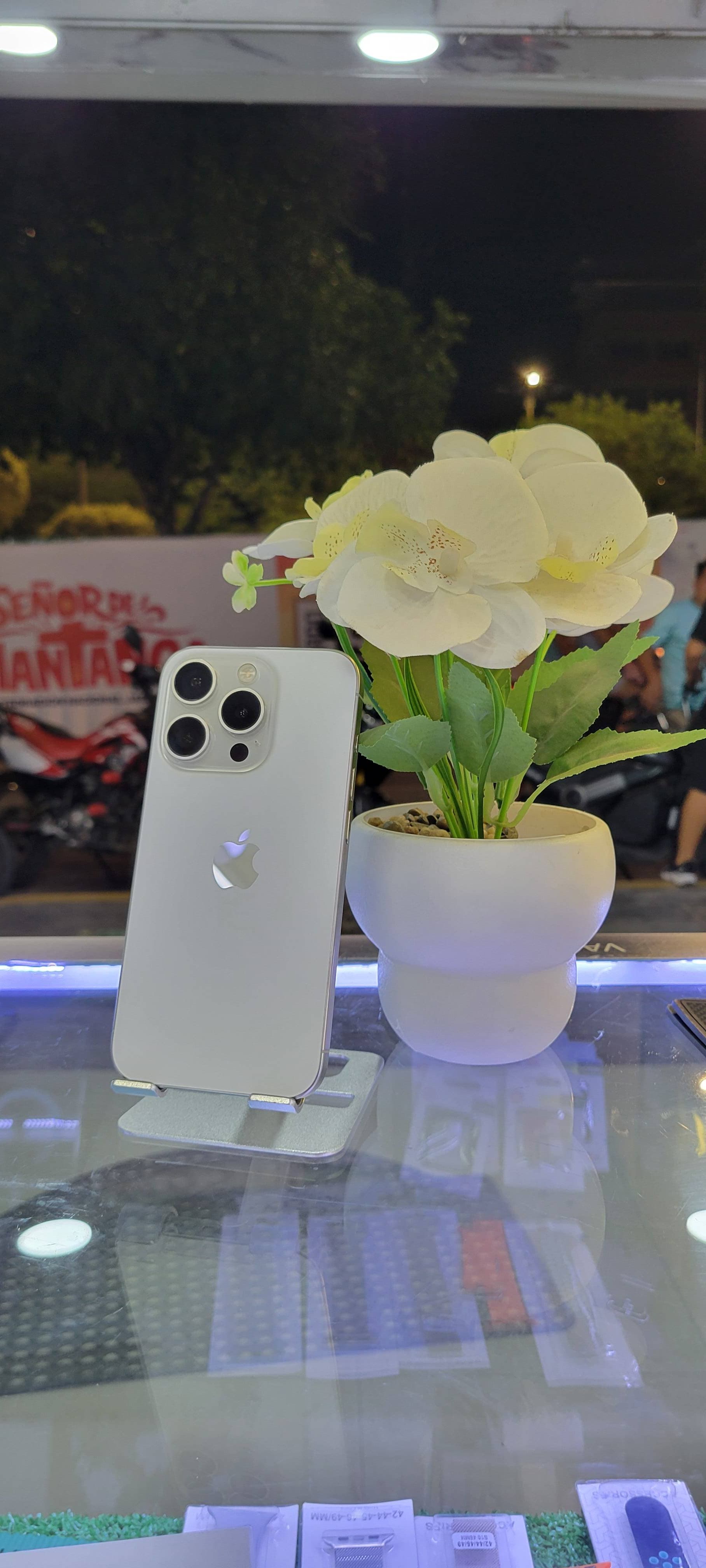 iPhone 15 PRO de 256 GB